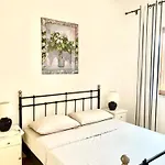 Polignano With Jacuzzi, Garden & Parking * פולינאנו א מארה