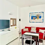 וילה Polignano With Jacuzzi, Garden & Parking פולינאנו א מארה