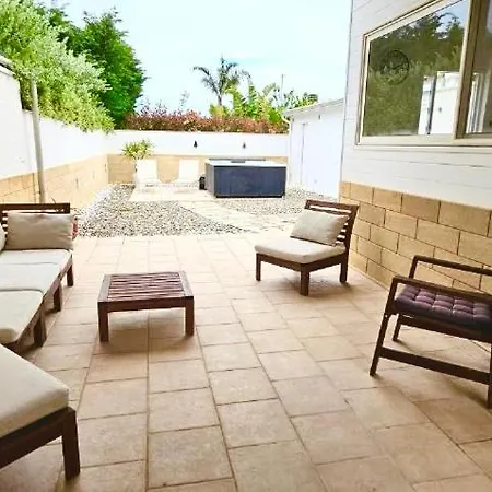 Polignano With Jacuzzi, Garden & Parking 폴리나노 아마레