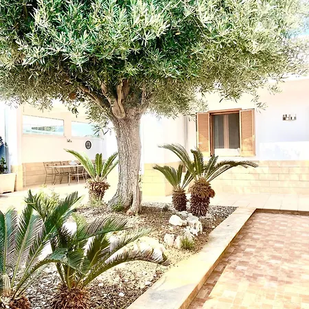 Villa Polignano With Jacuzzi, Garden & Parking *