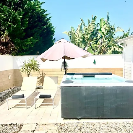 Polignano With Jacuzzi, Garden & Parking