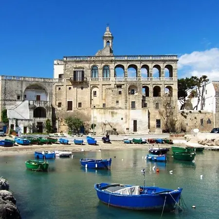 Polignano With Jacuzzi, Garden & Parking فيلة بولينيانو آ ماري