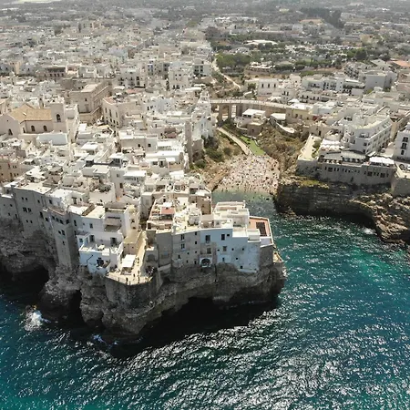 Polignano With Jacuzzi, Garden & Parking