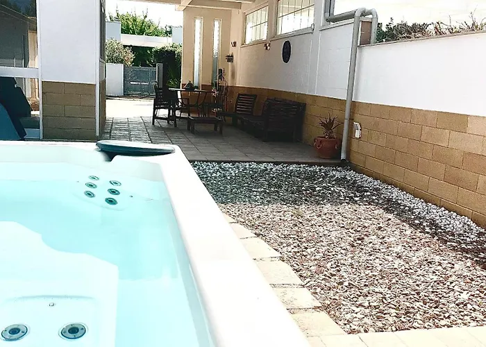 Polignano With Jacuzzi, Garden & Parking 빌라 *