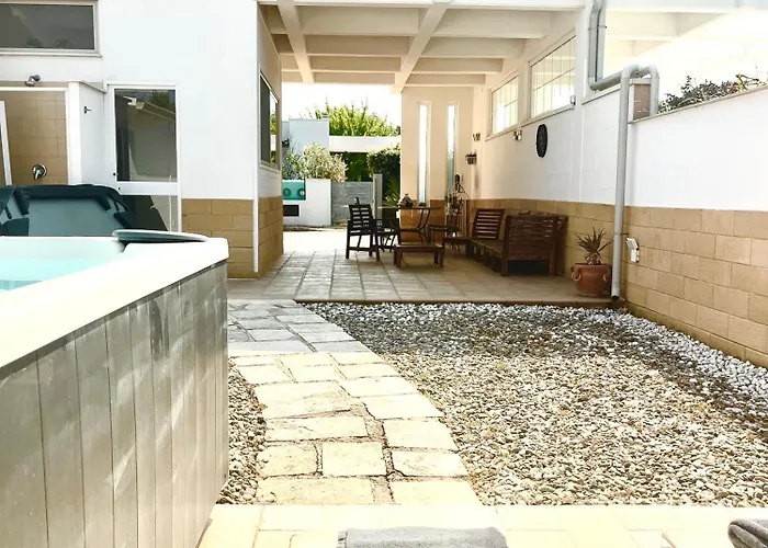 빌라 Polignano With Jacuzzi, Garden & Parking